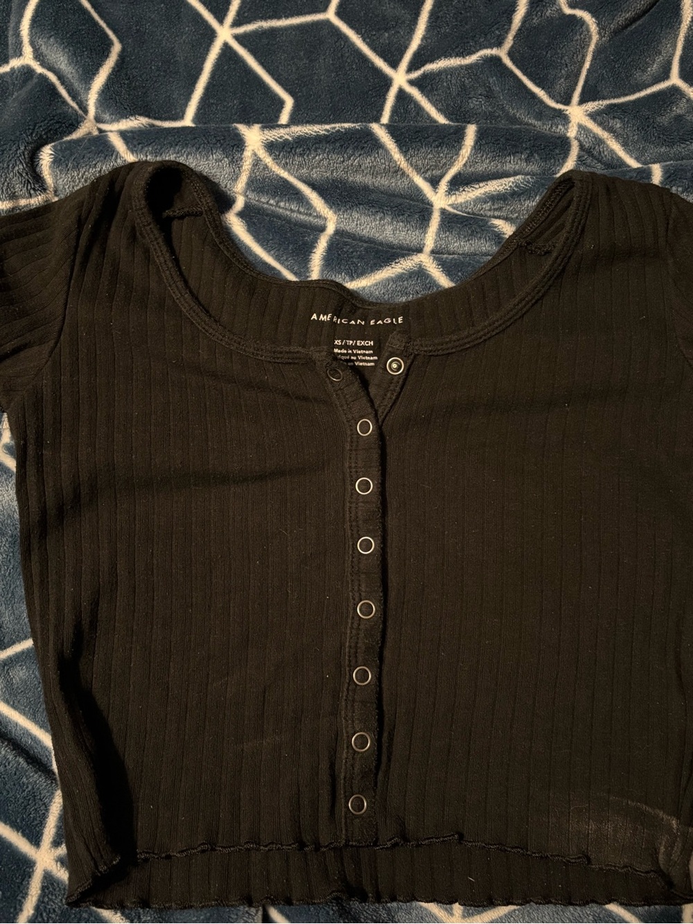 American Eagle Black Ribbed Snap-Front Top